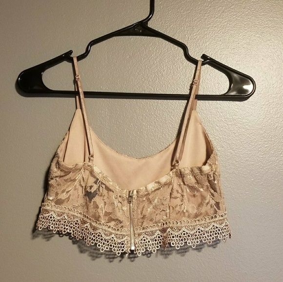 WINDSOR LACE CROP TOP - Picture 2 of 4